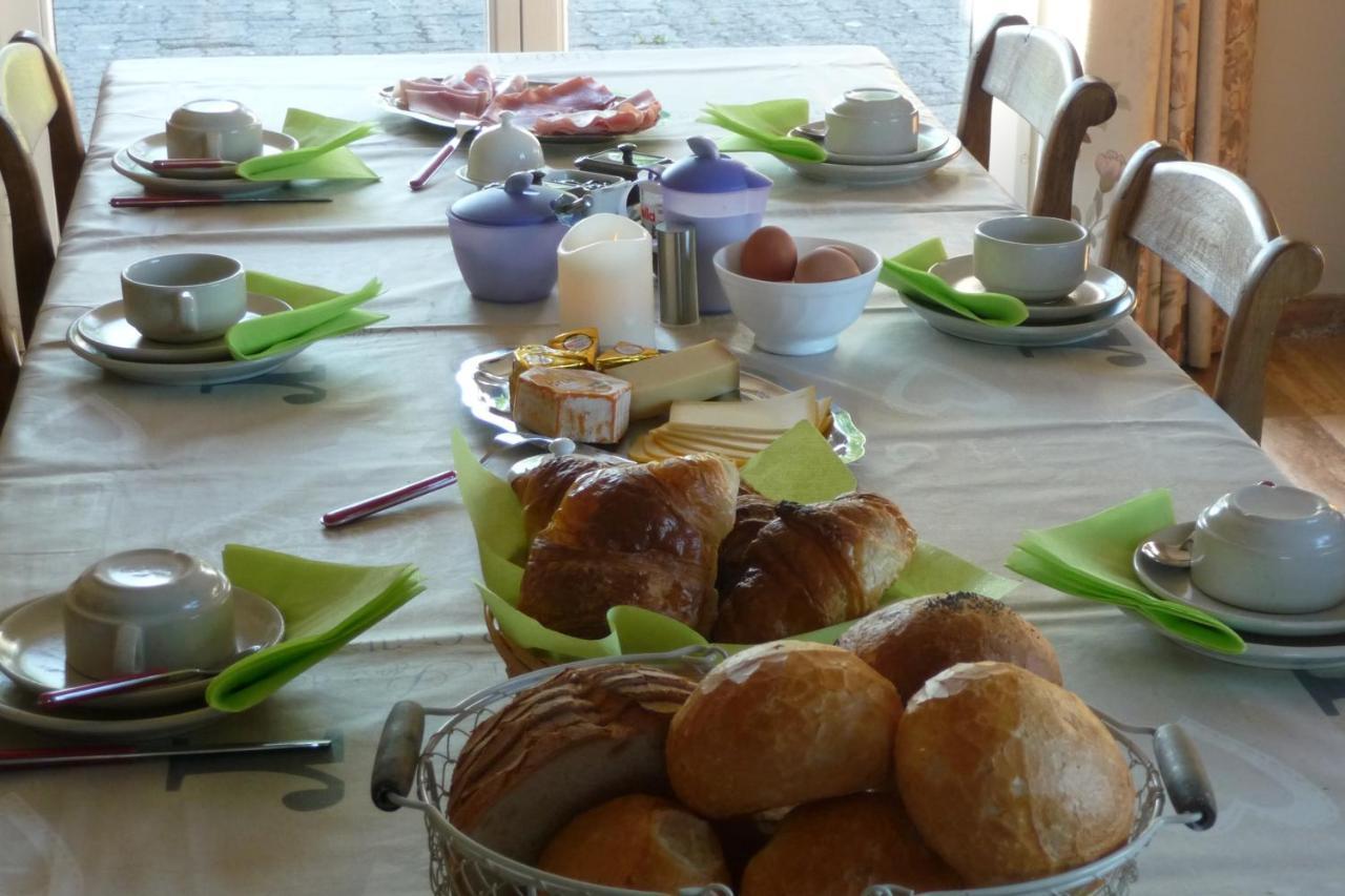 Au Rond Chene Bed & Breakfast Biron Dış mekan fotoğraf